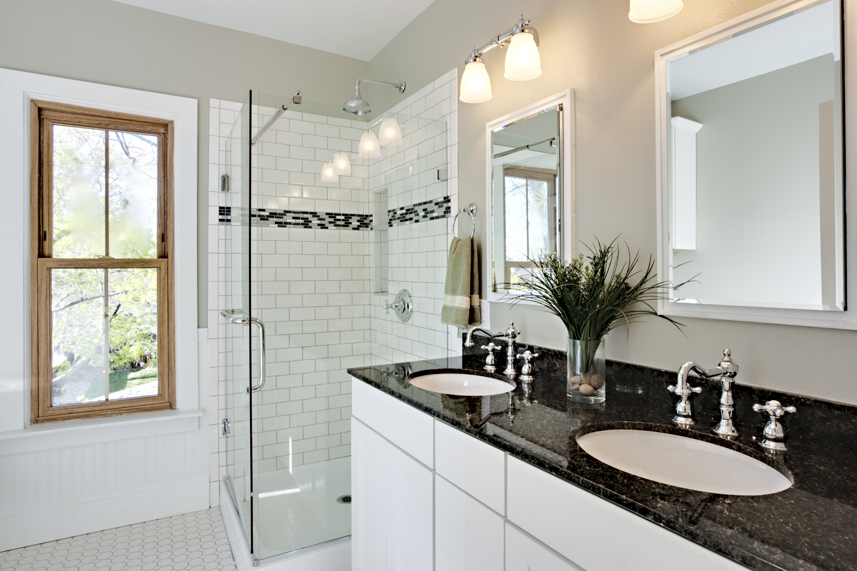 double sink in alcove bathroom